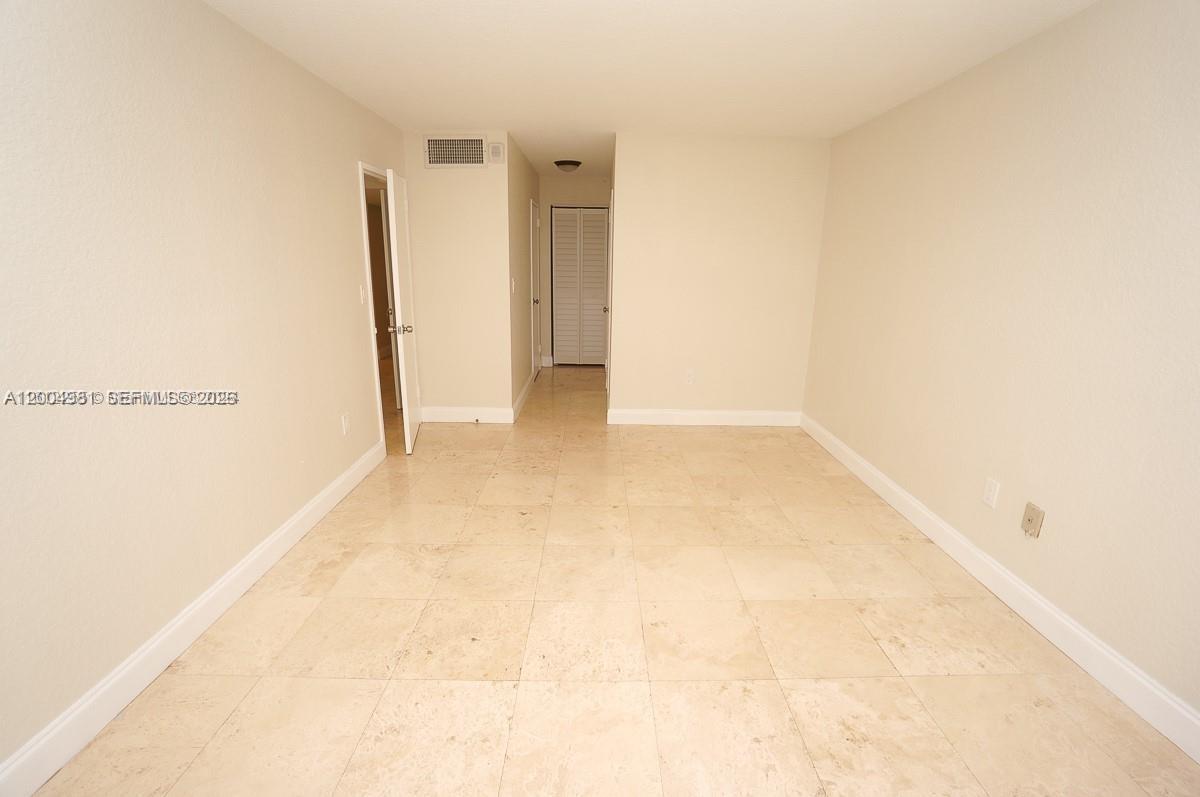 BAYVIEW TERR CONDO - Residential