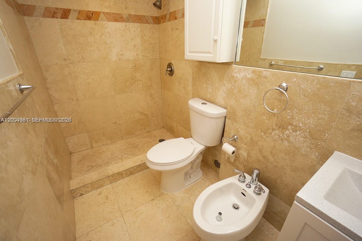 BAYVIEW TERR CONDO - Residential