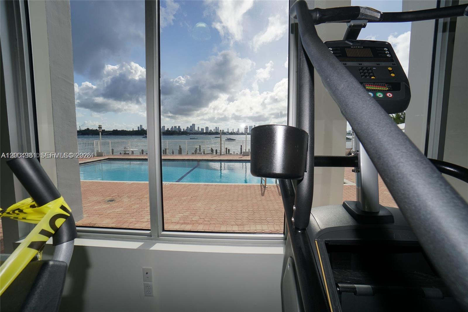 BAYVIEW TERR CONDO - Residential