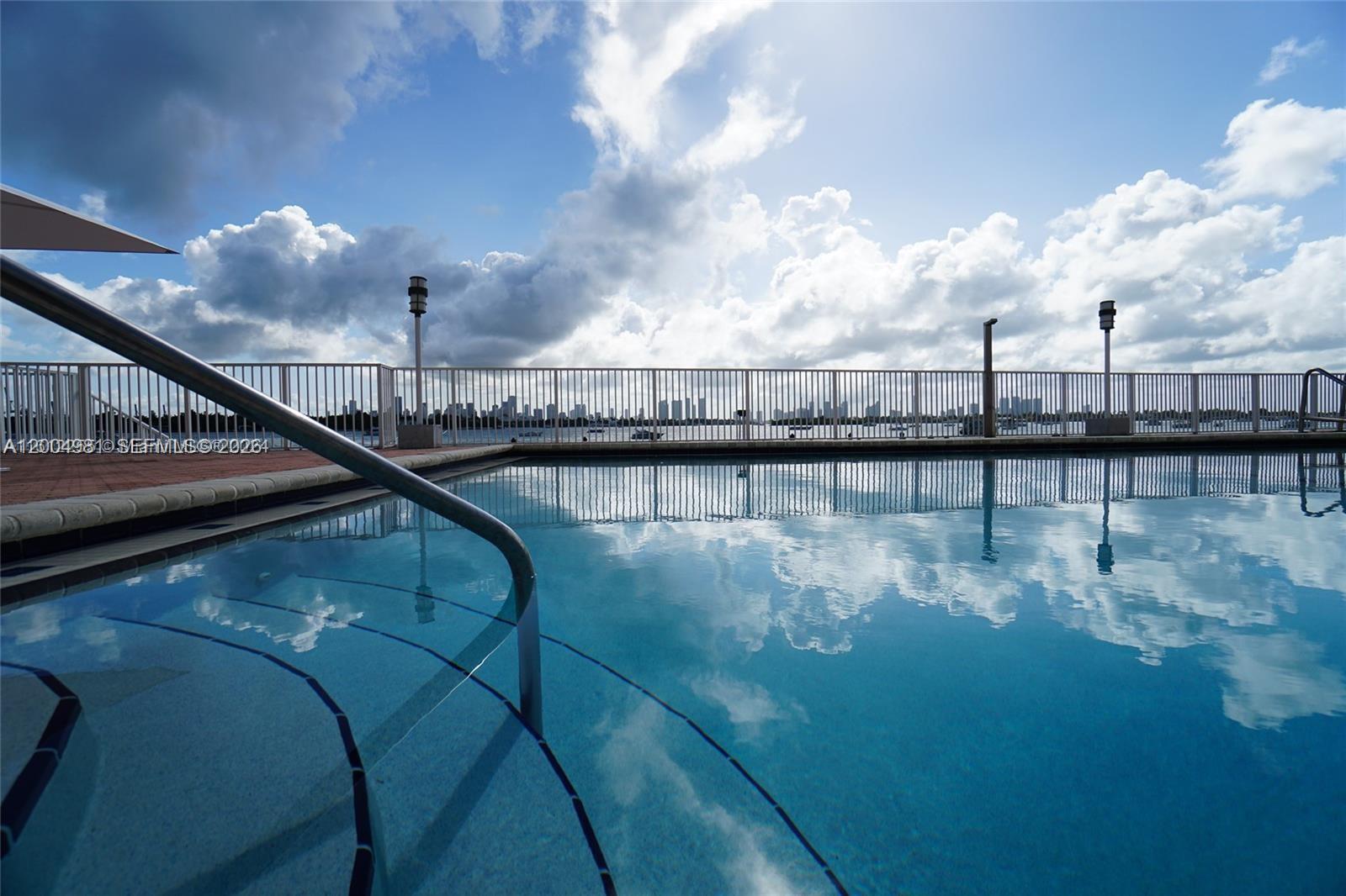 BAYVIEW TERR CONDO - Residential