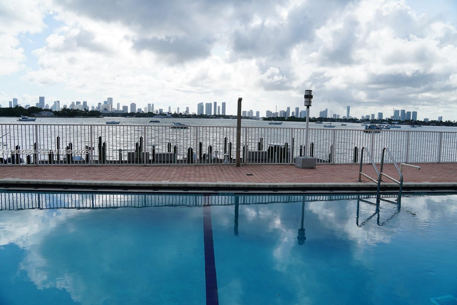 BAYVIEW TERR CONDO - Residential