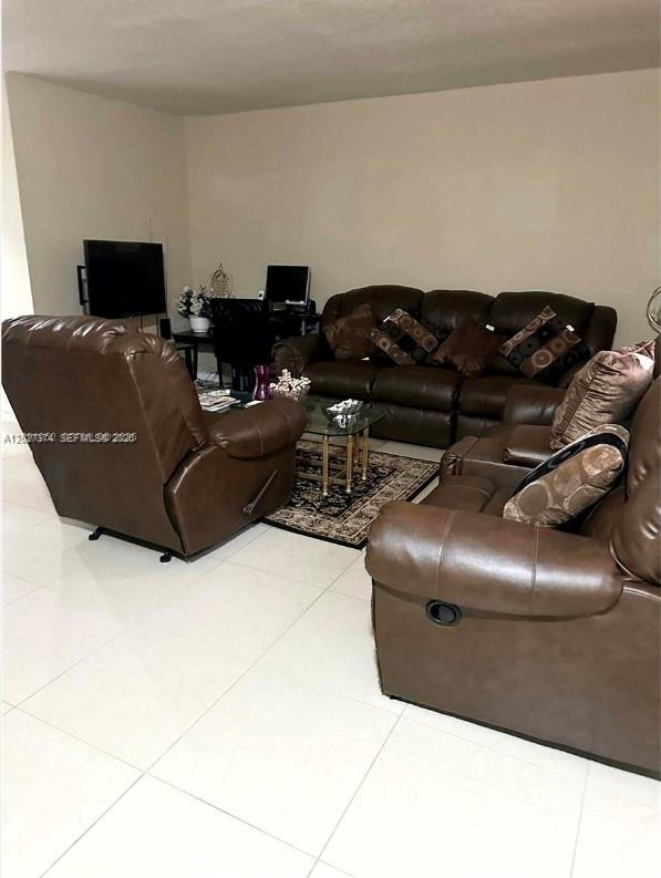 7912 Kimberly Blvd 301, North Lauderdale, FL, 33068/$230,000 2 7912 Kimberly Blvd 301