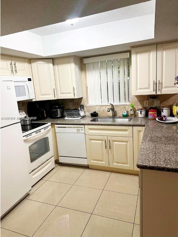 7912 Kimberly Blvd 301, North Lauderdale, FL, 33068/$230,000 3 7912 Kimberly Blvd 301
