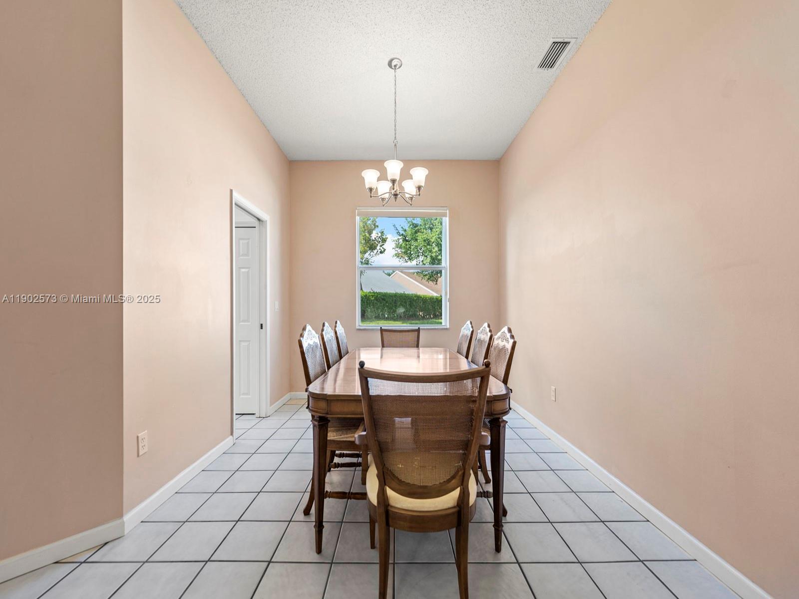 760 SE 23rd Ln, Homestead, FL, 33033/$489,999 4 760 SE 23rd Ln