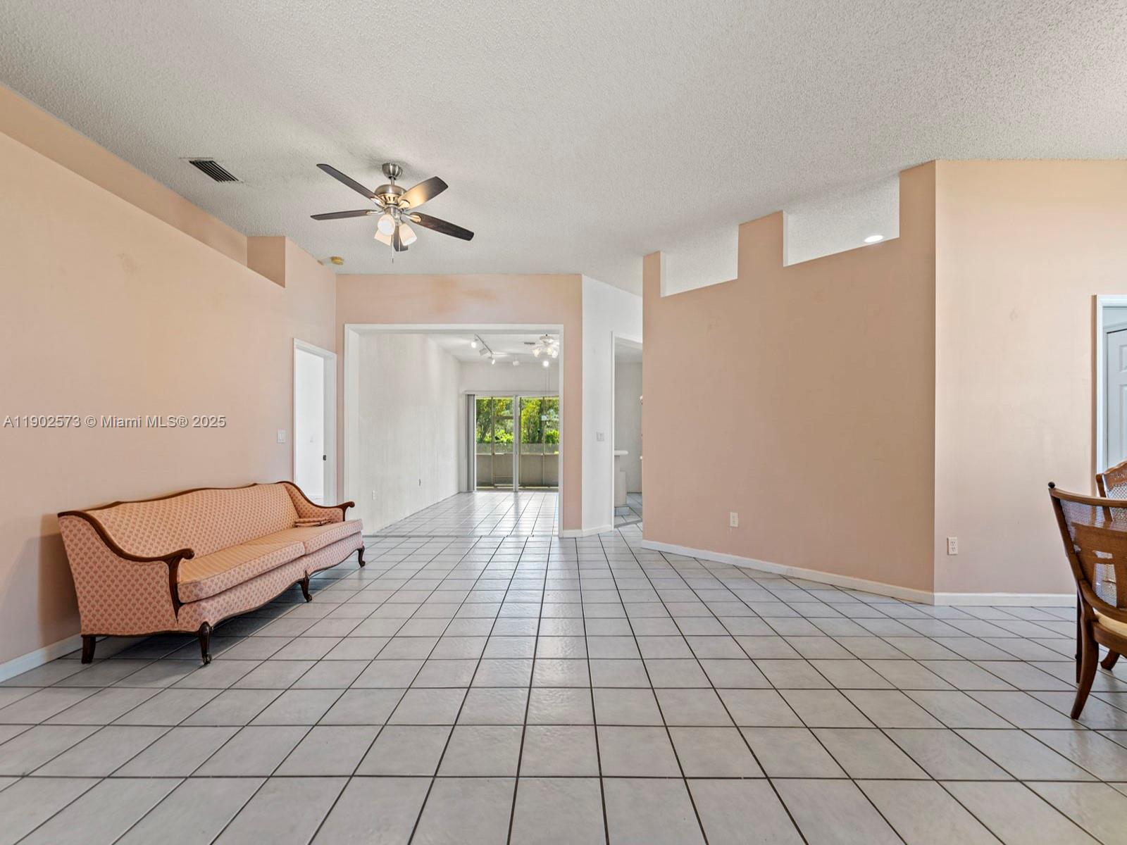 760 SE 23rd Ln, Homestead, FL, 33033/$489,999 2 760 SE 23rd Ln