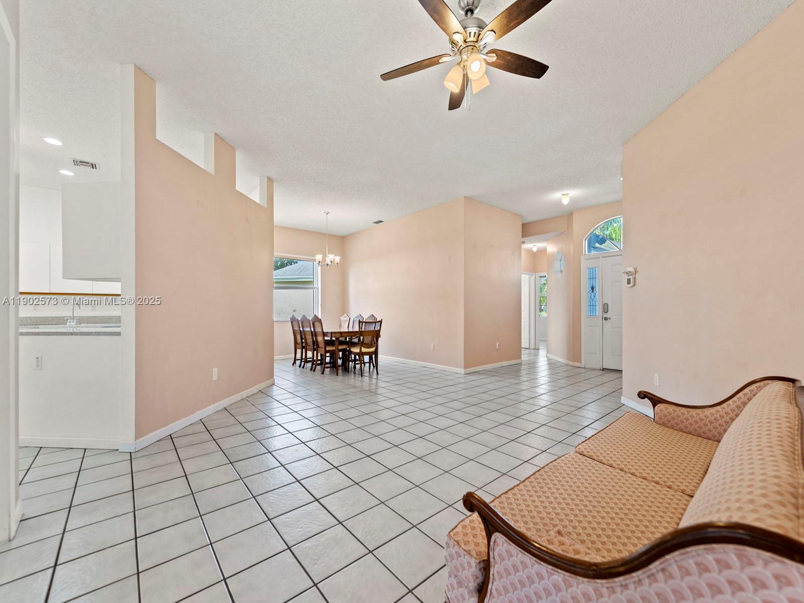 760 SE 23rd Ln, Homestead, FL, 33033/$489,999 3 760 SE 23rd Ln