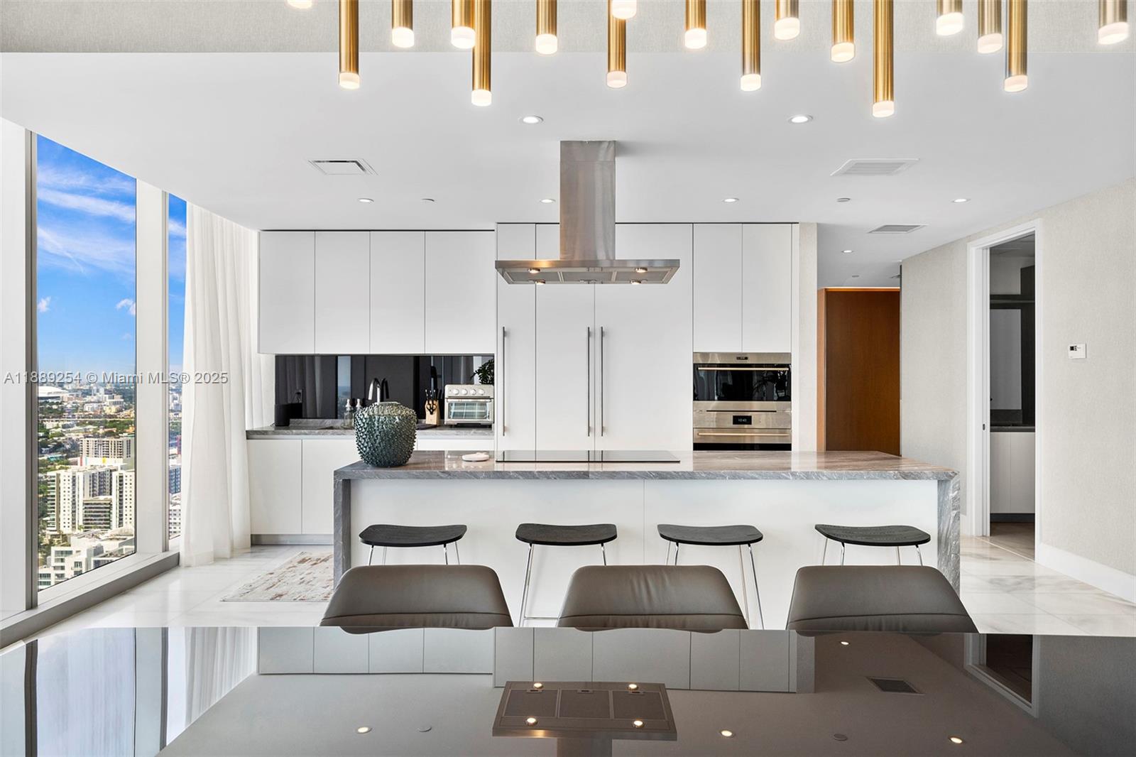 ESCOTTONIA PARK - Residential Lease