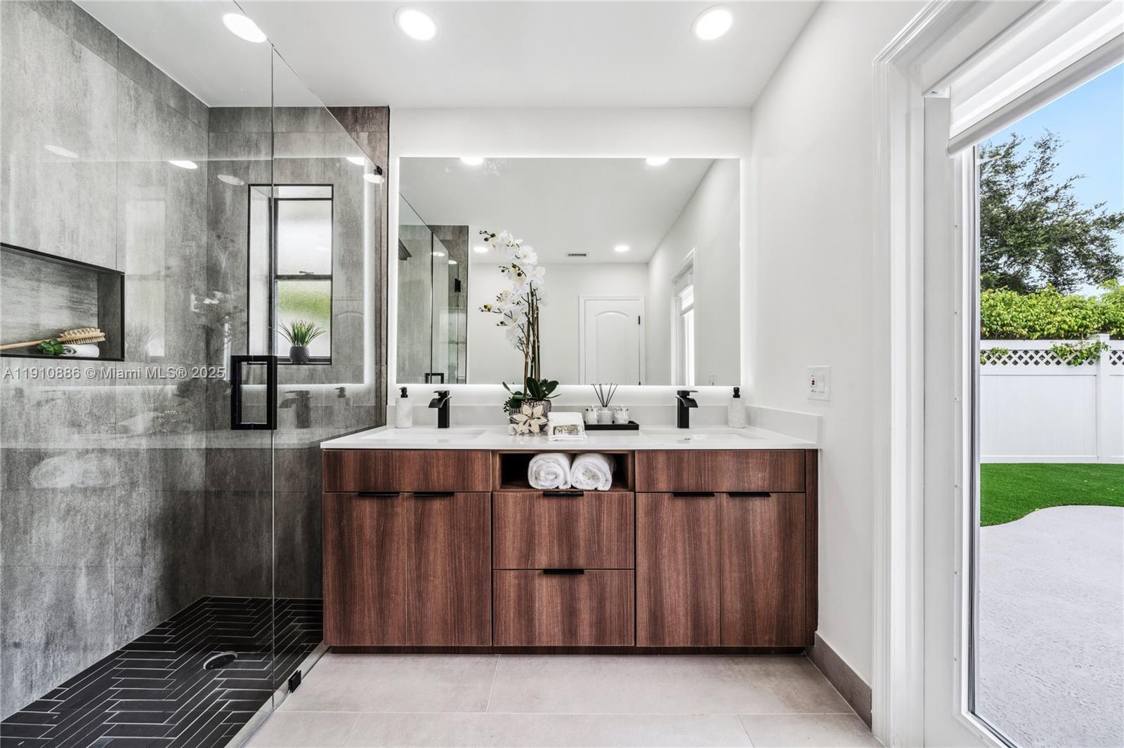 CROSSINGS - Residential