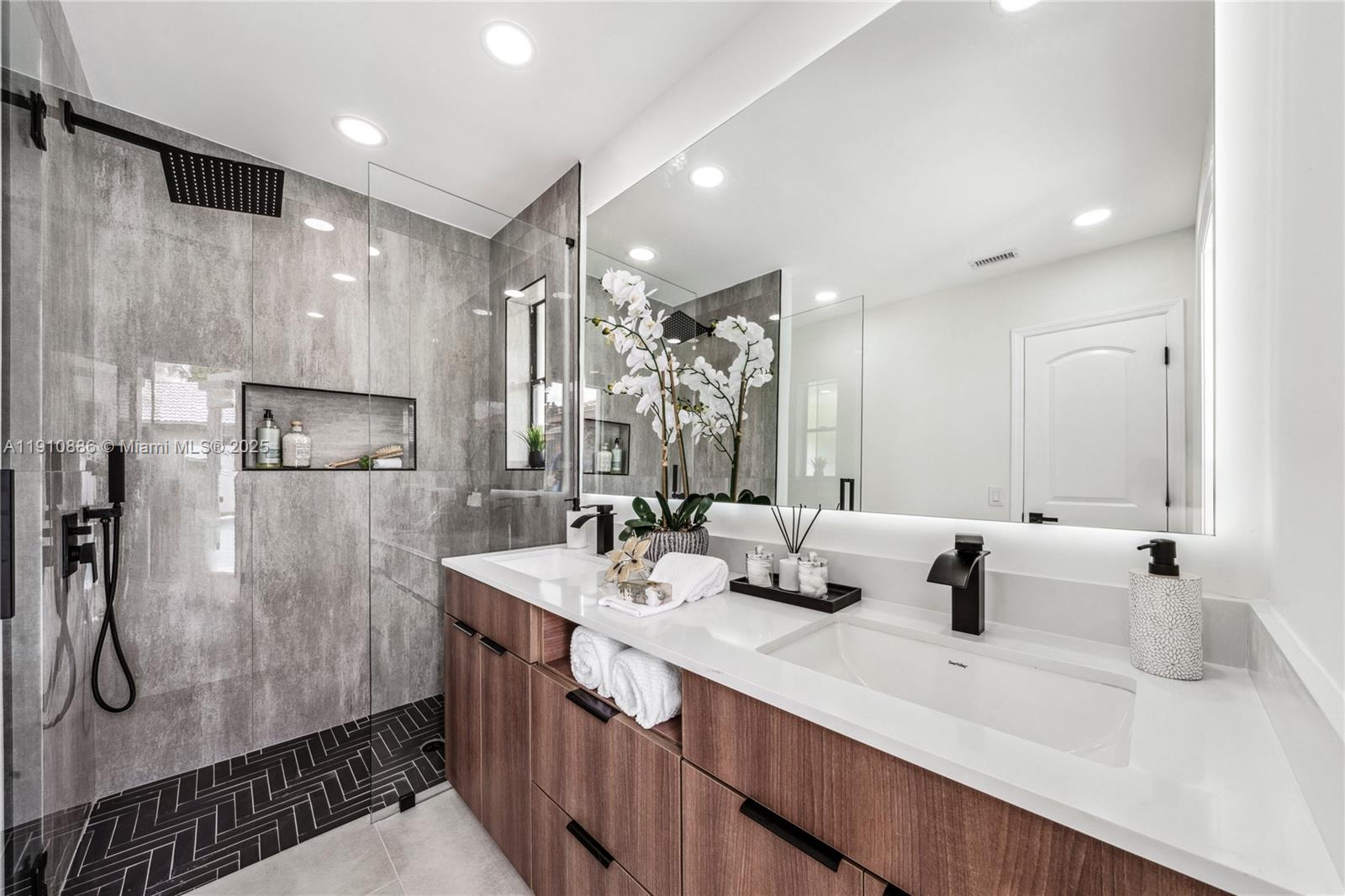 CROSSINGS - Residential