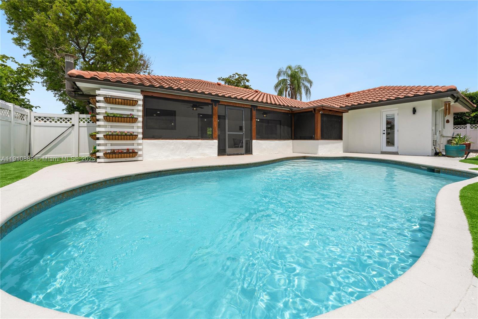 CROSSINGS - Residential