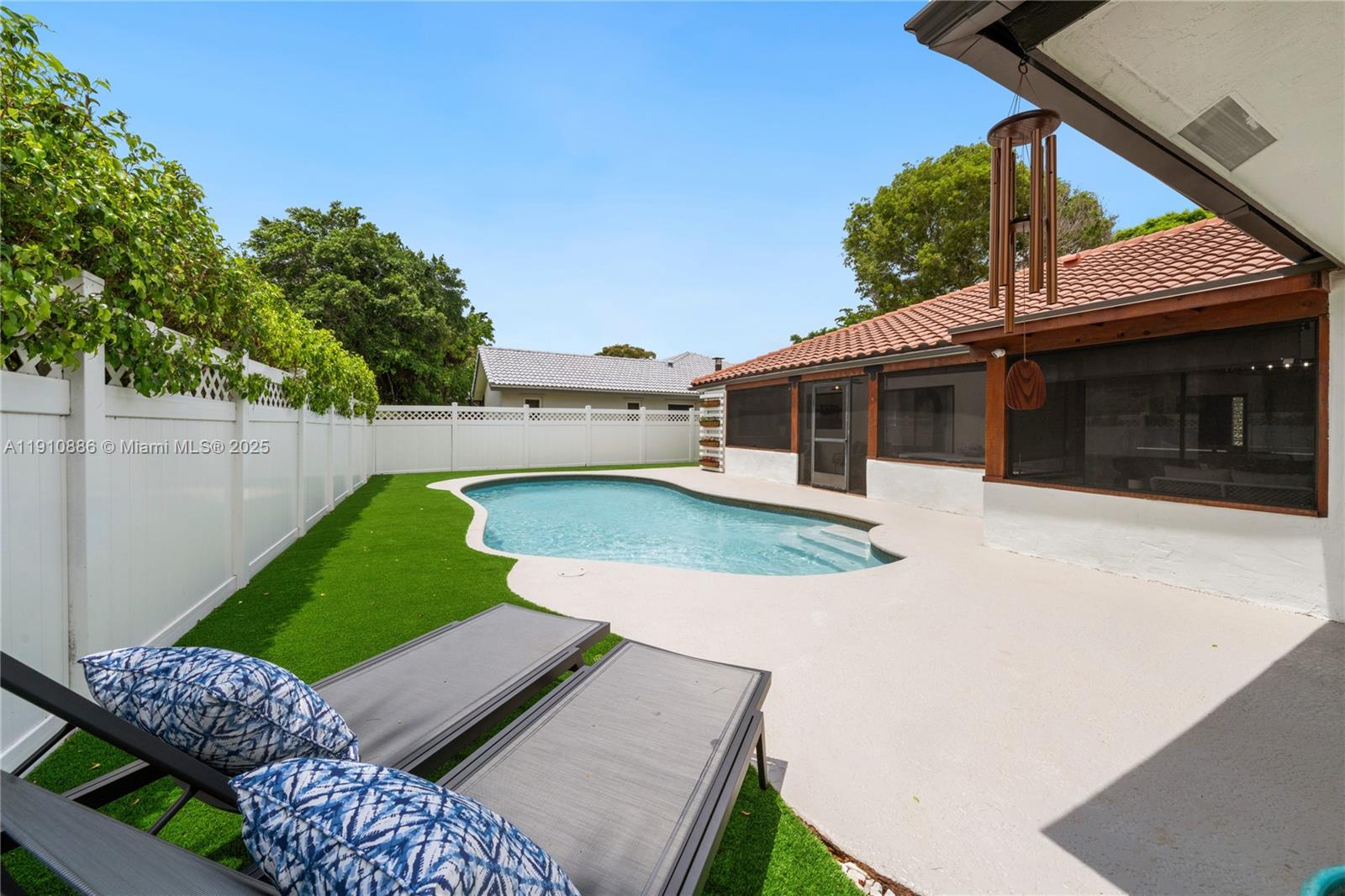 CROSSINGS - Residential