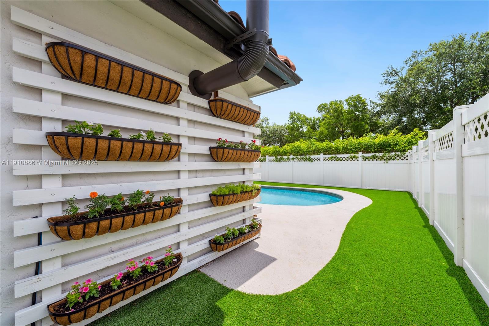 CROSSINGS - Residential