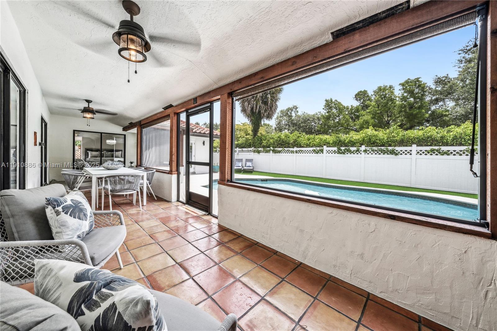 CROSSINGS - Residential