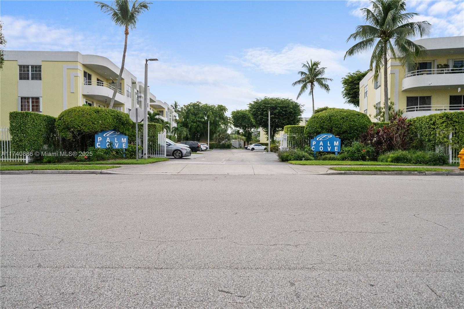 Property for Sale at 10795 Sw 108th Ave 303, Miami, Broward County, Florida - Bedrooms: 2 
Bathrooms: 2  - $299,999