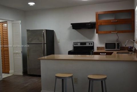 1975 NE 135th 2N North Miami FL 33181