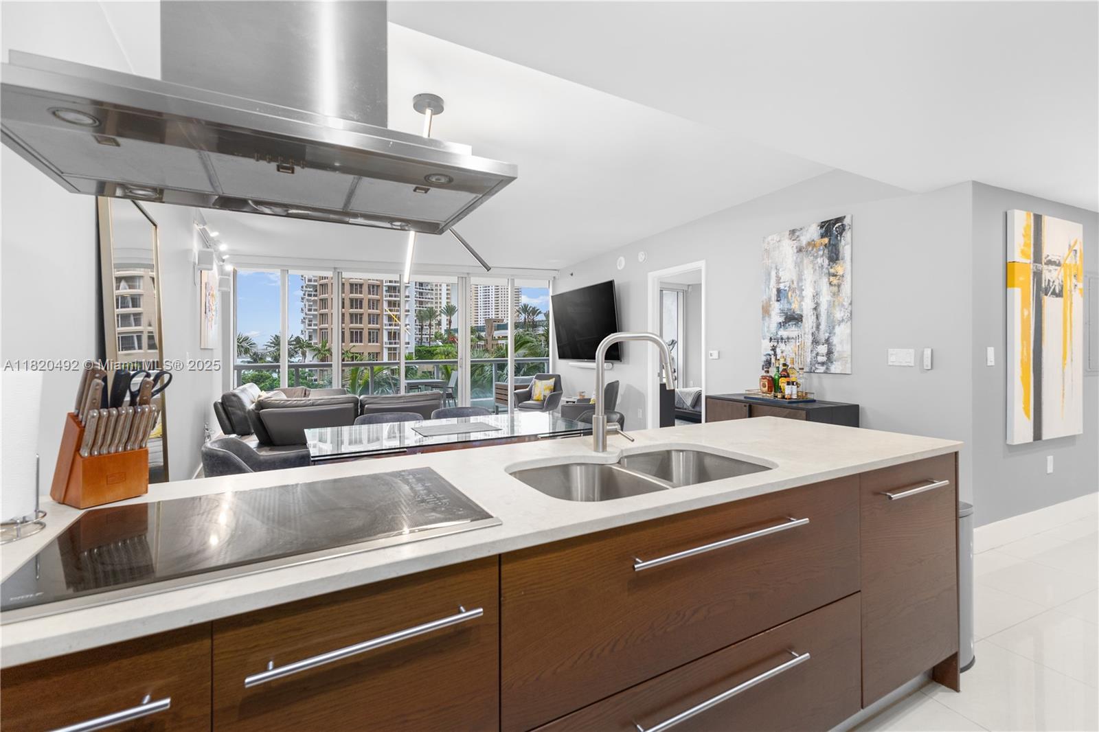 ICONBRICKELL CONDO NO 1 - Residential