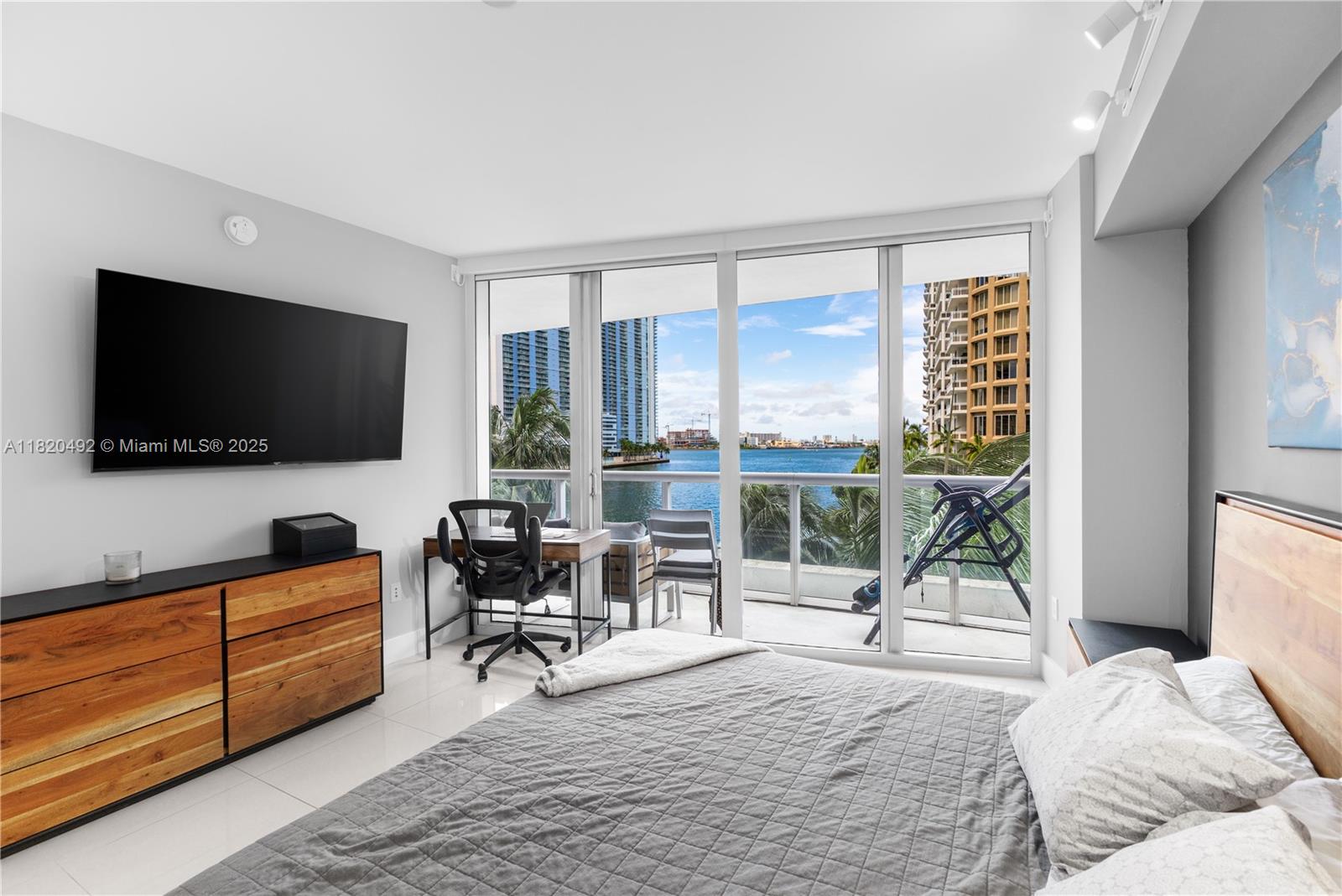 465 Brickell Ave 417