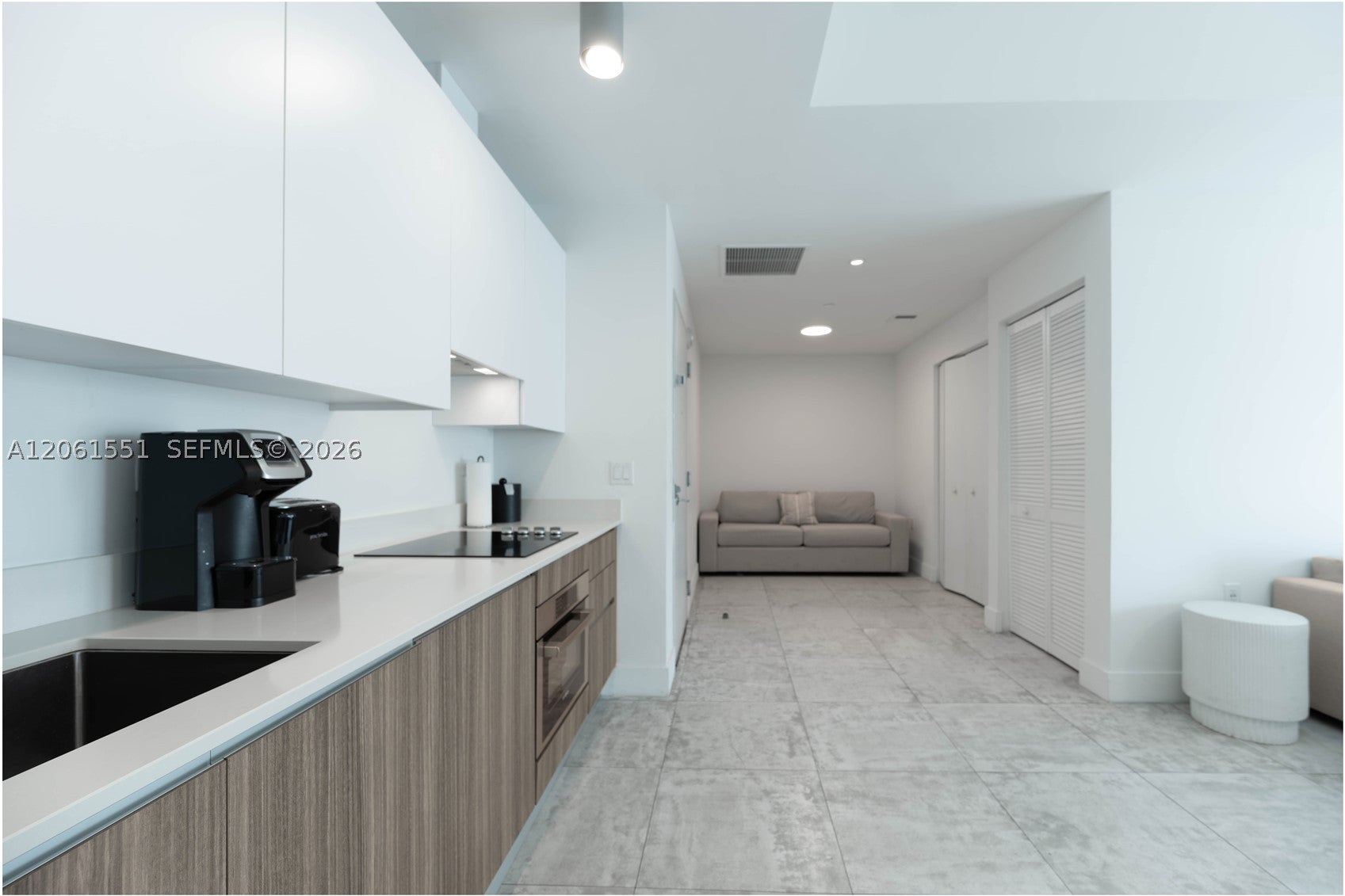 239 SW 9th St 2103