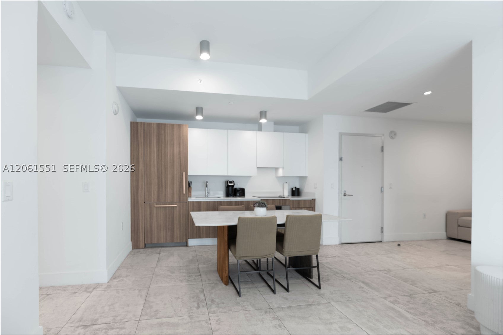 239 SW 9th St 2103