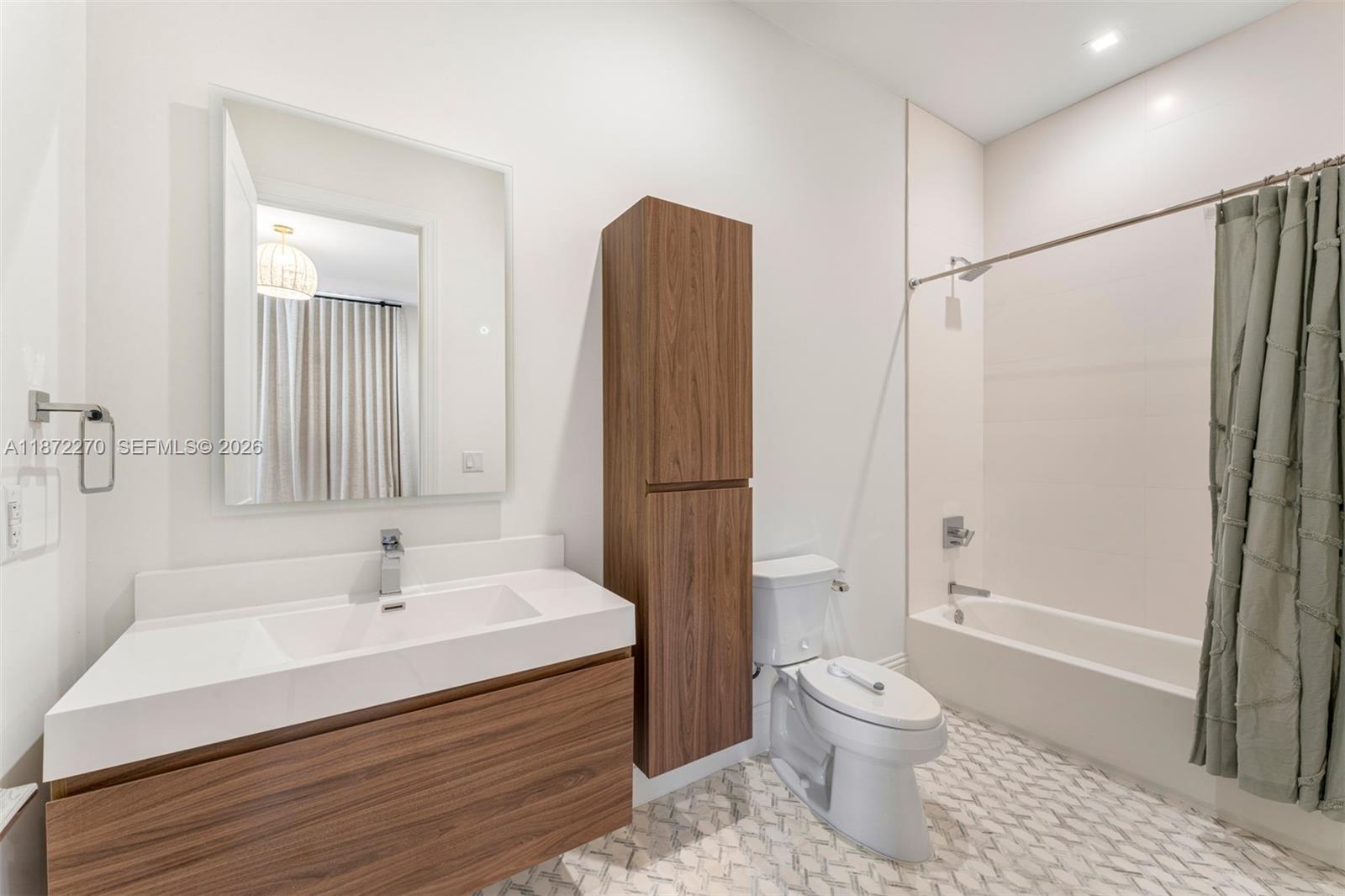 COCONUT PALM ESTATES - Residential