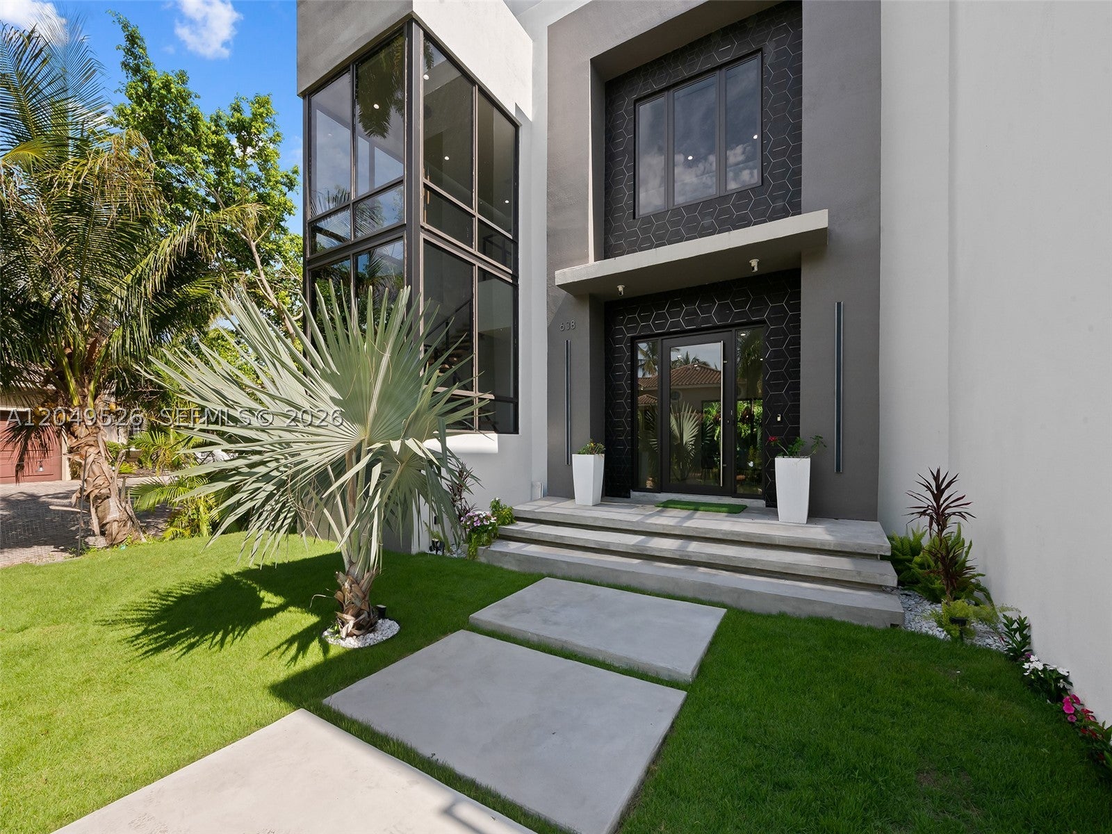 638 Lakeside Harbor