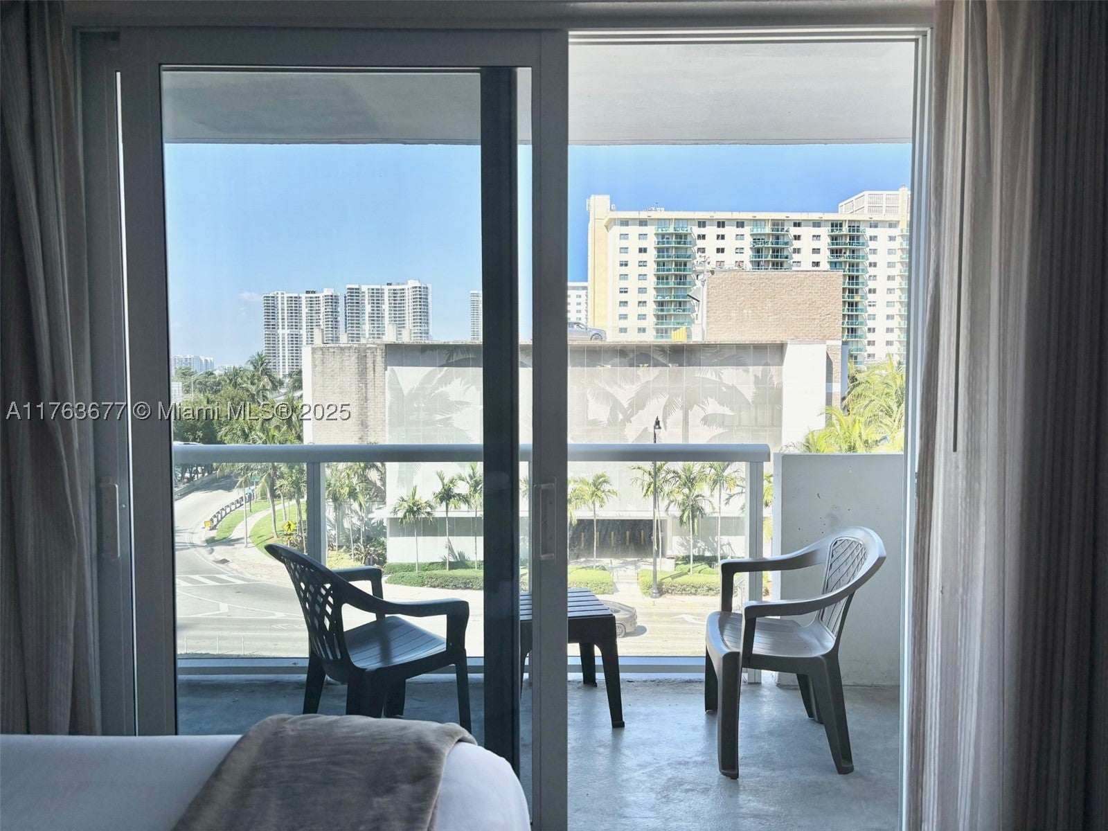 19201 Collins Ave 338