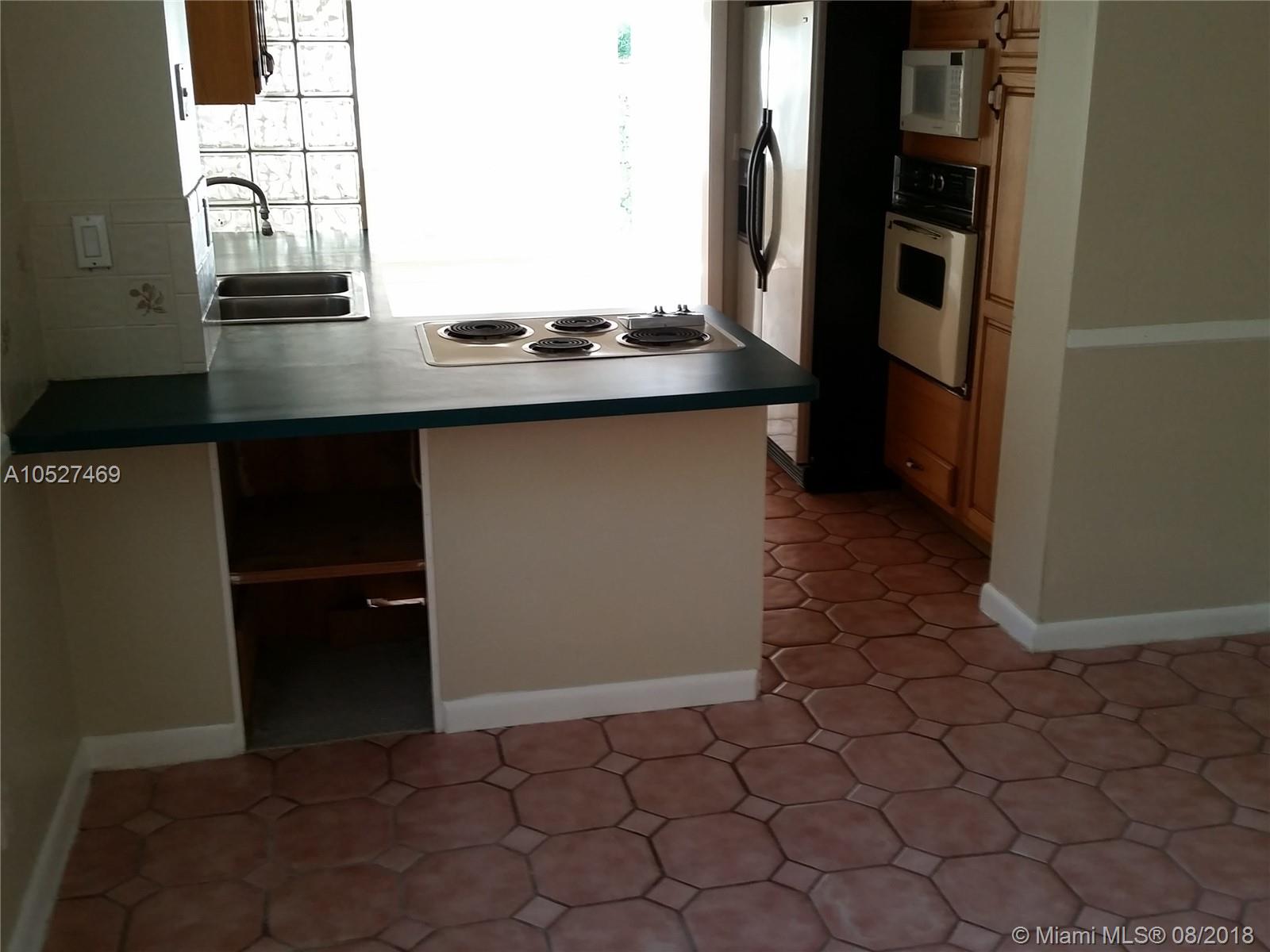 NEW UTOPIA - Residential Lease