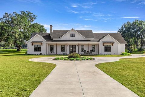 Photo of 10561 NE 104th Cir, Other, FL 34484 (MLS # A11921698)