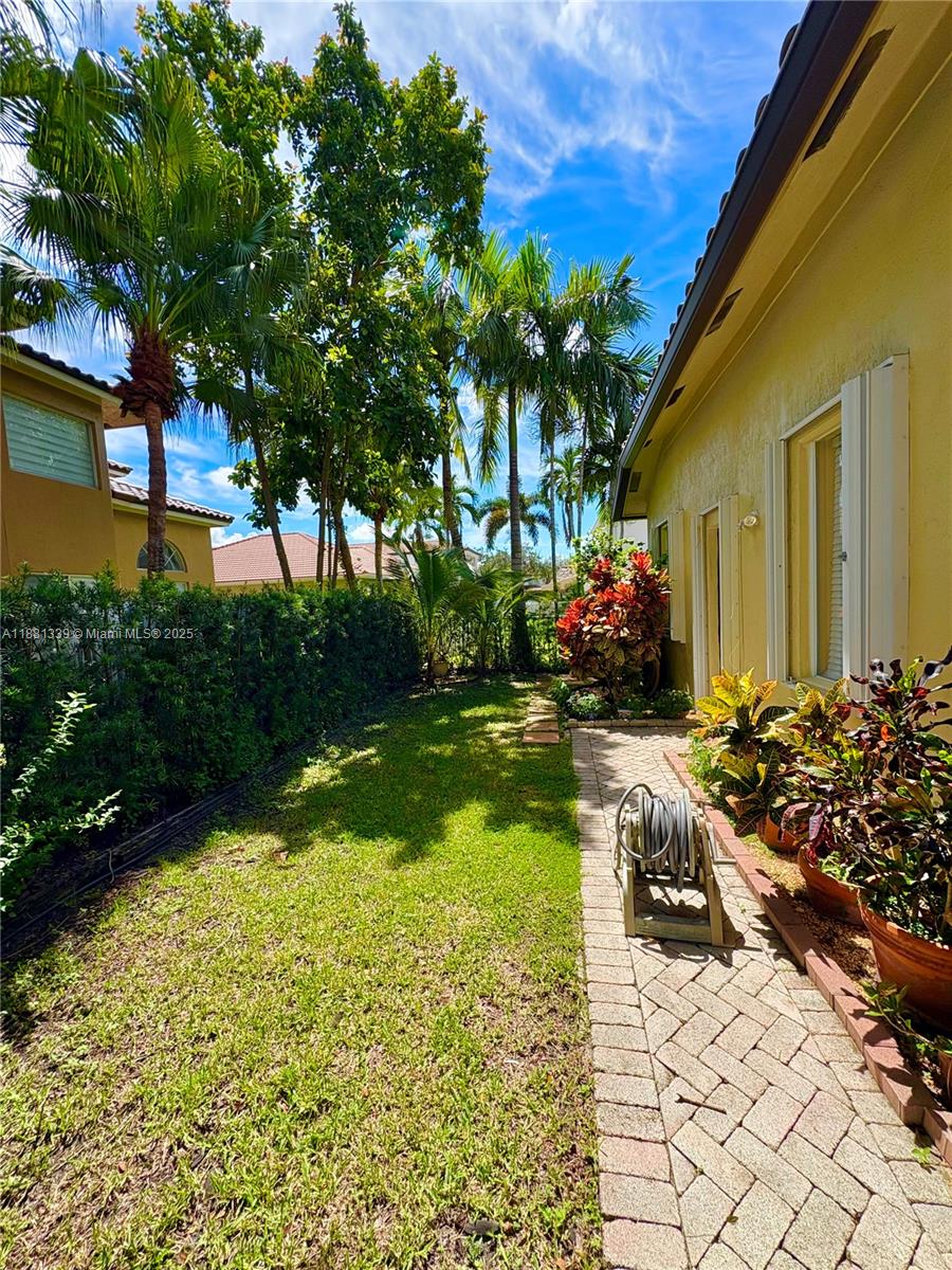 PEMBROKE ISLES III - Residential Lease