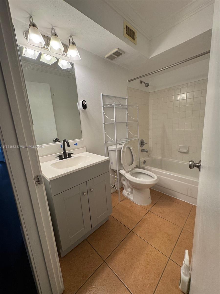 LAKEVIEW CLUB CONDO - Residential