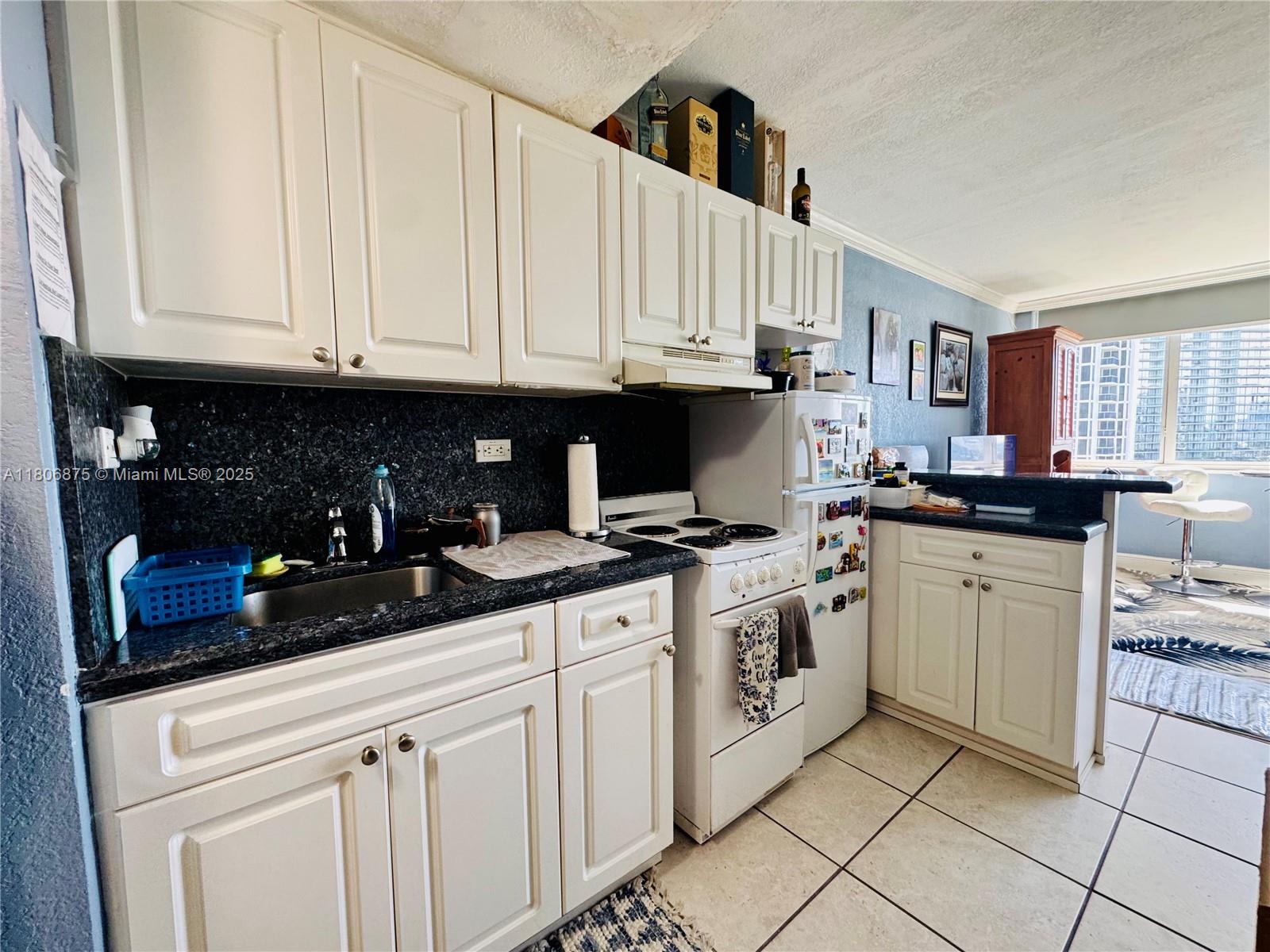 19201 Collins Ave 843