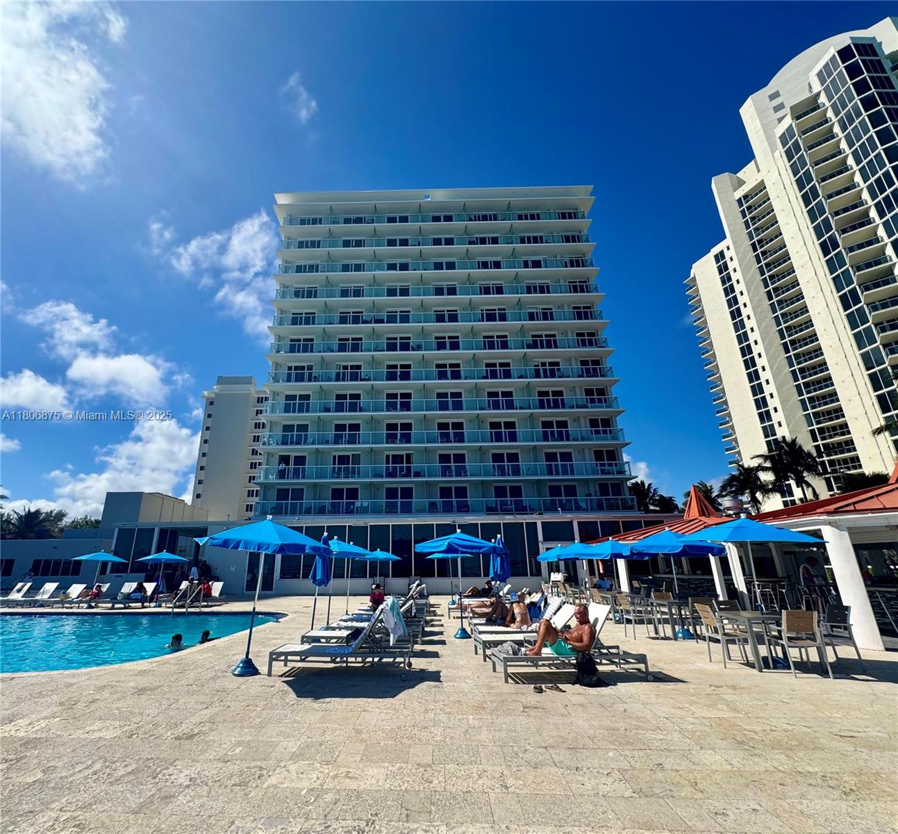 19201 Collins Ave 843