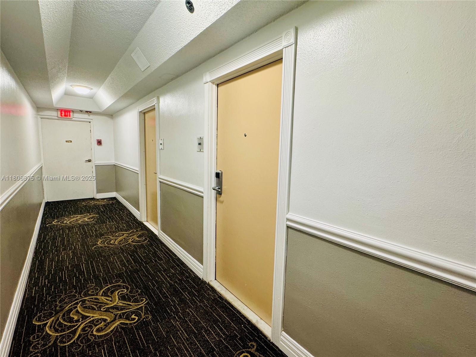 19201 Collins Ave 843