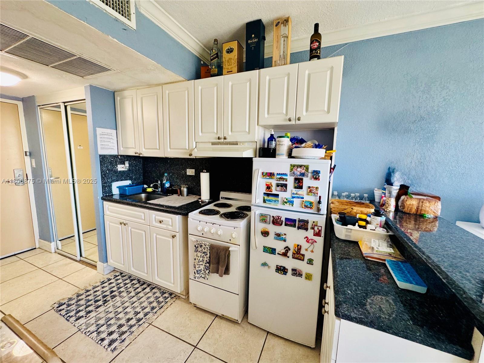19201 Collins Ave 843