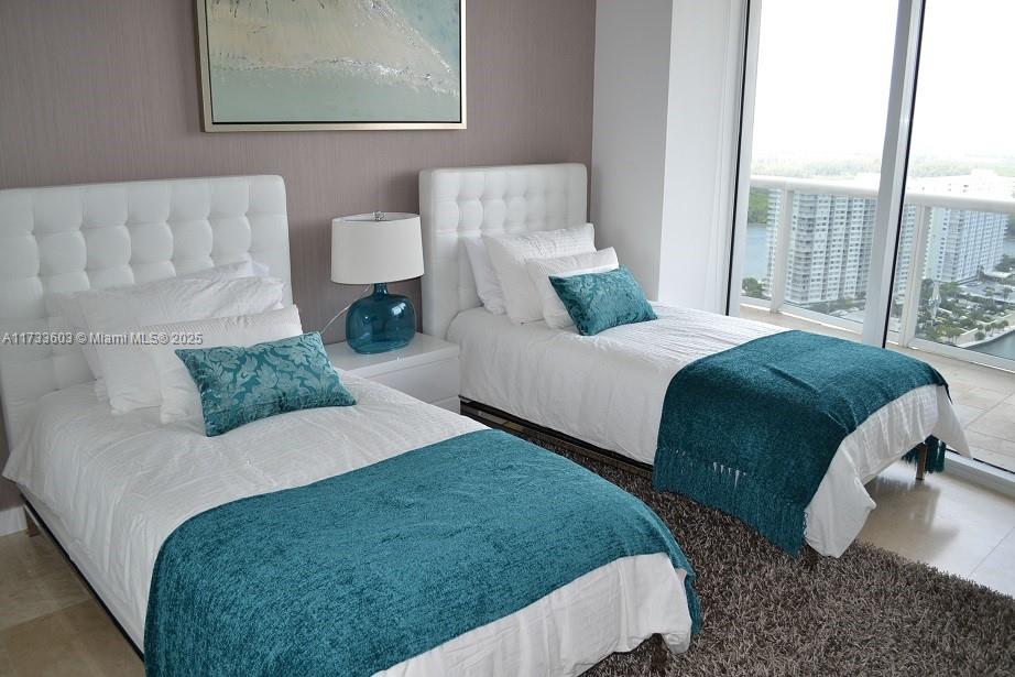 TDR TOWER II CONDO - Residential