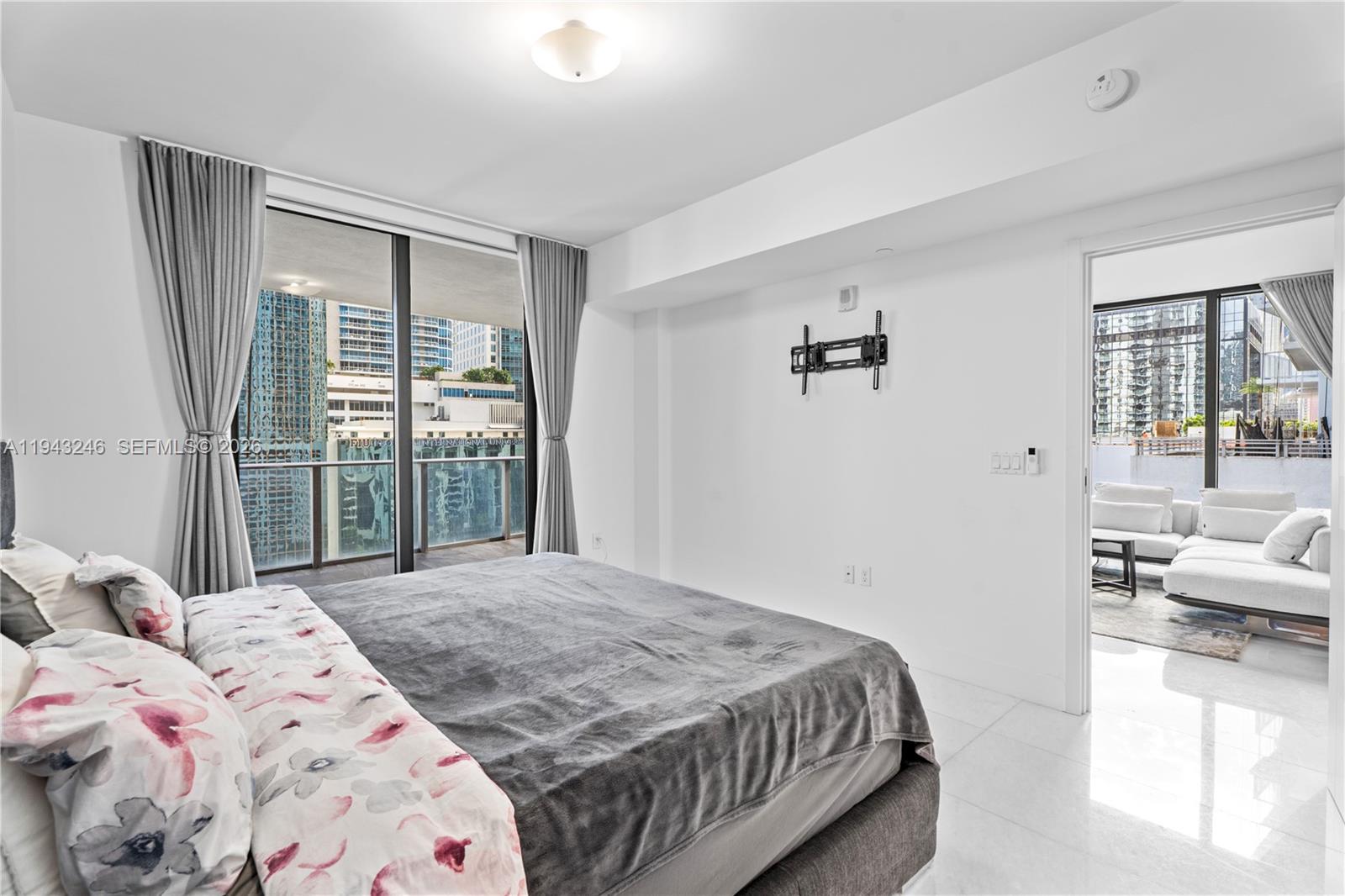 1010 BRICKELL CONDO - Residential Lease