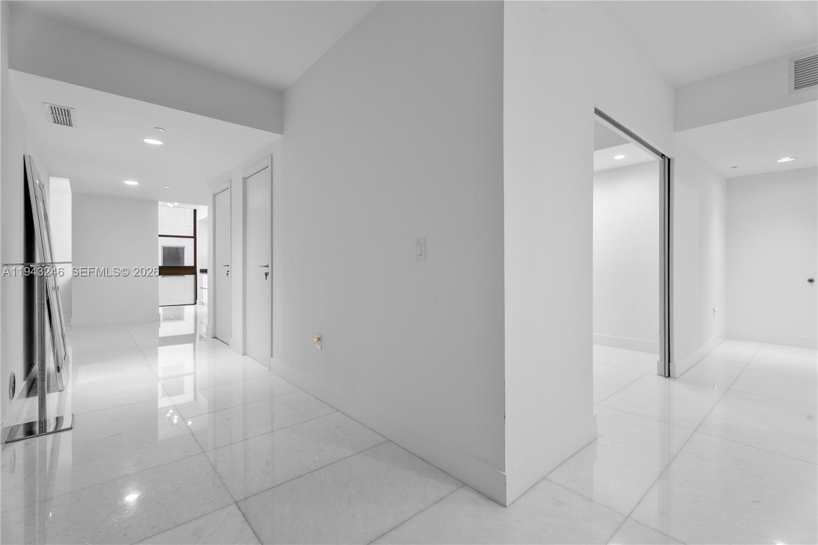 1010 BRICKELL CONDO - Residential Lease