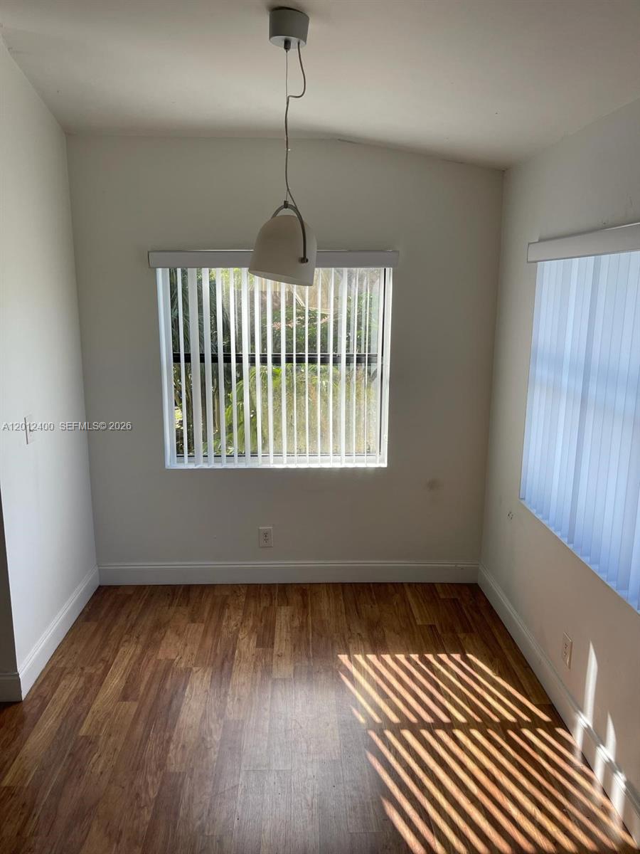 SUMMERBREEZE CONDO - Residential