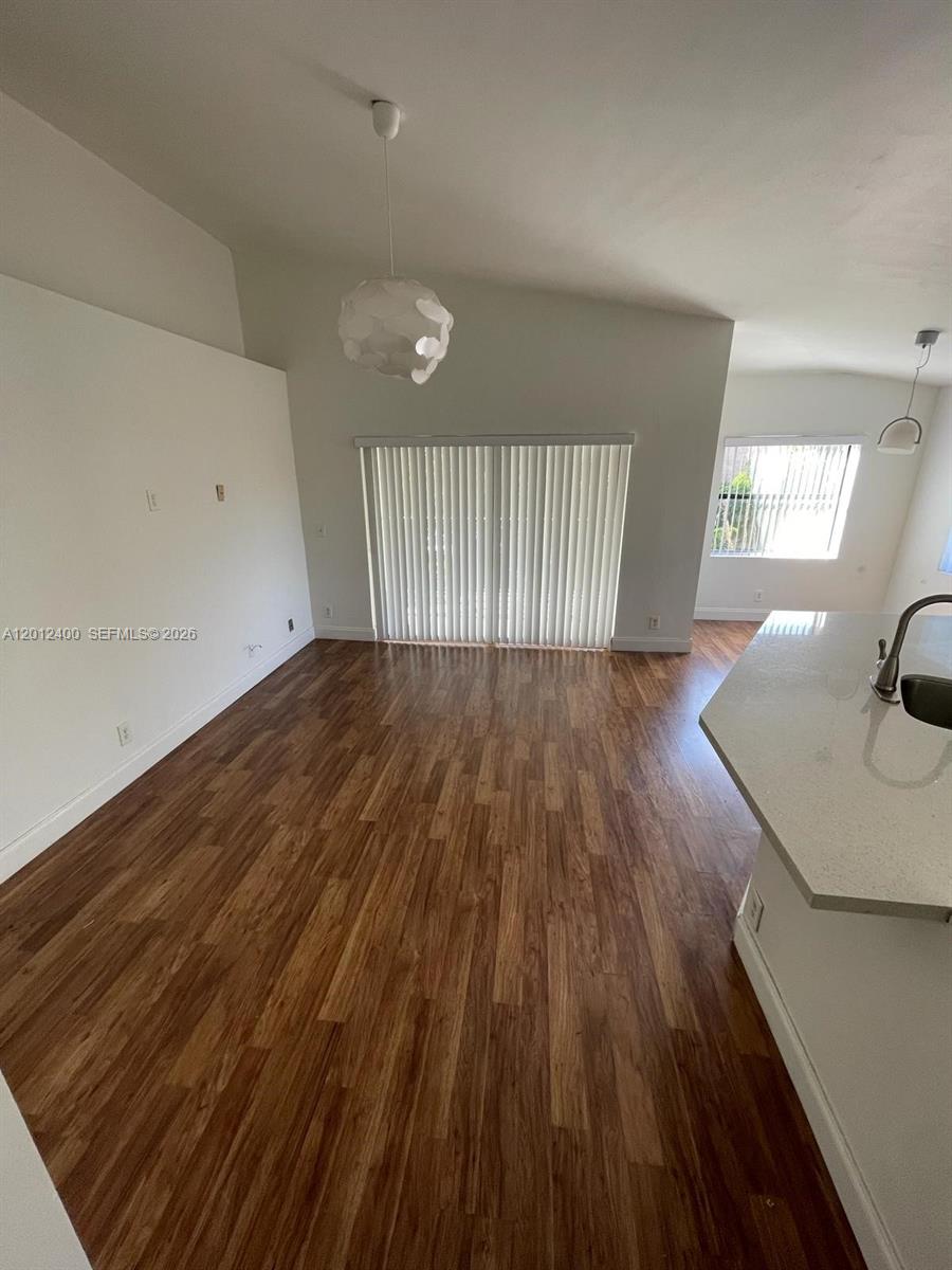 SUMMERBREEZE CONDO - Residential
