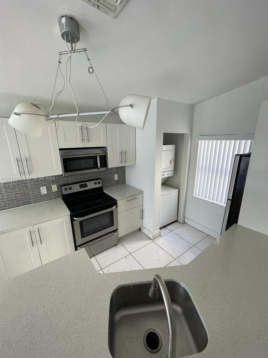 SUMMERBREEZE CONDO - Residential