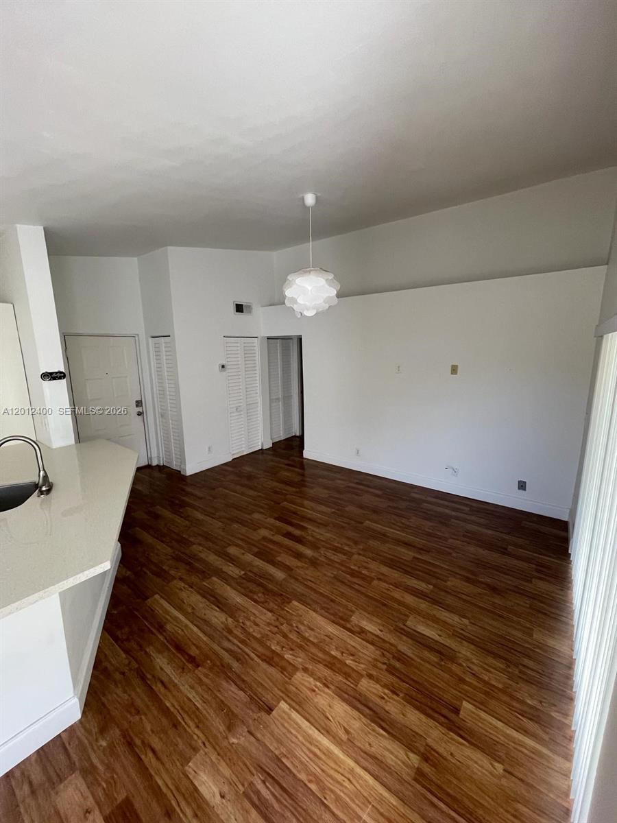 SUMMERBREEZE CONDO - Residential