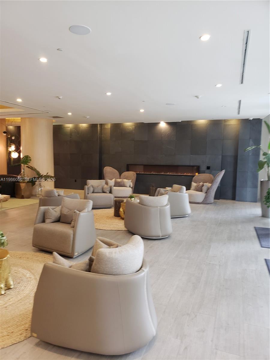 ARIA ON THE BAY CONDO - Residential