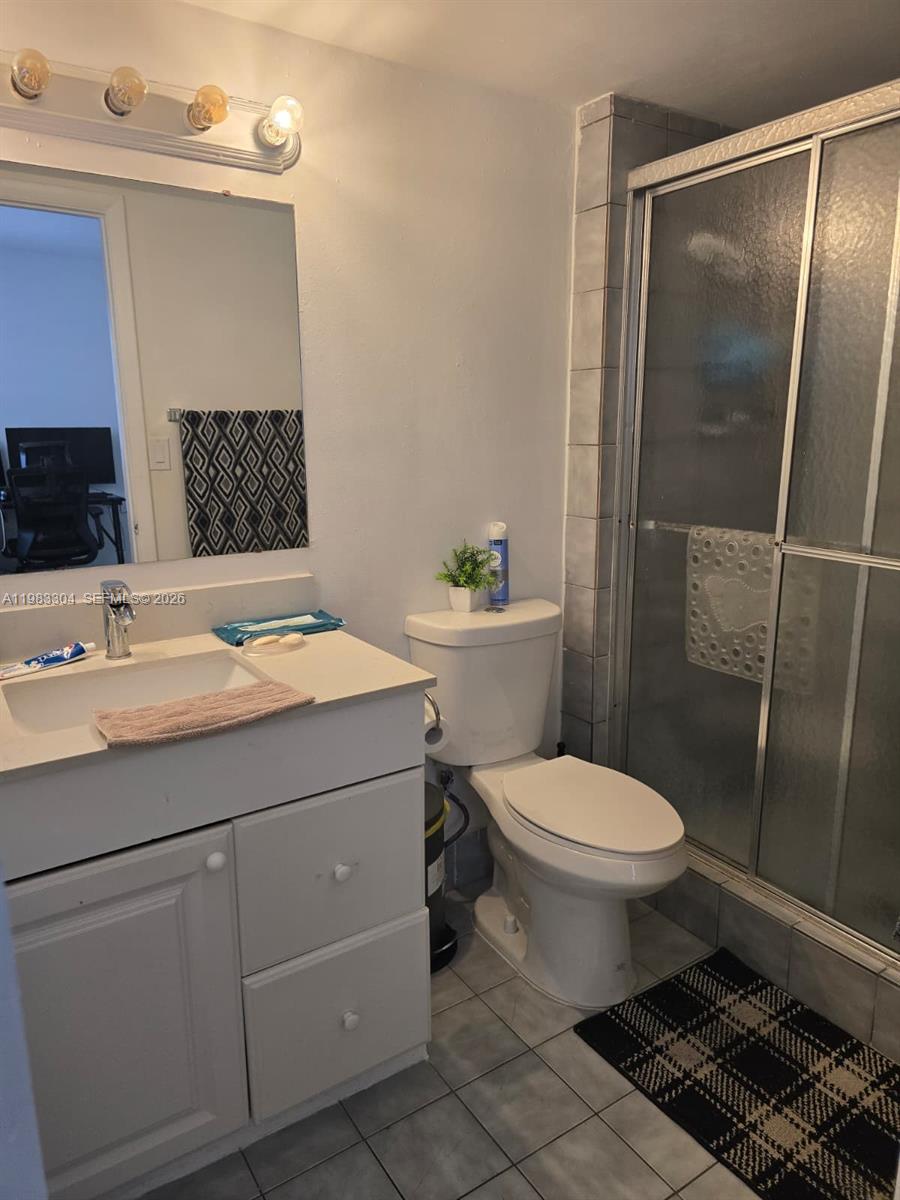 RAMBLEWOOD CONDO A - Residential Lease