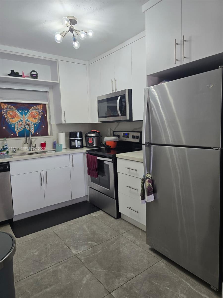 RAMBLEWOOD CONDO A - Residential Lease