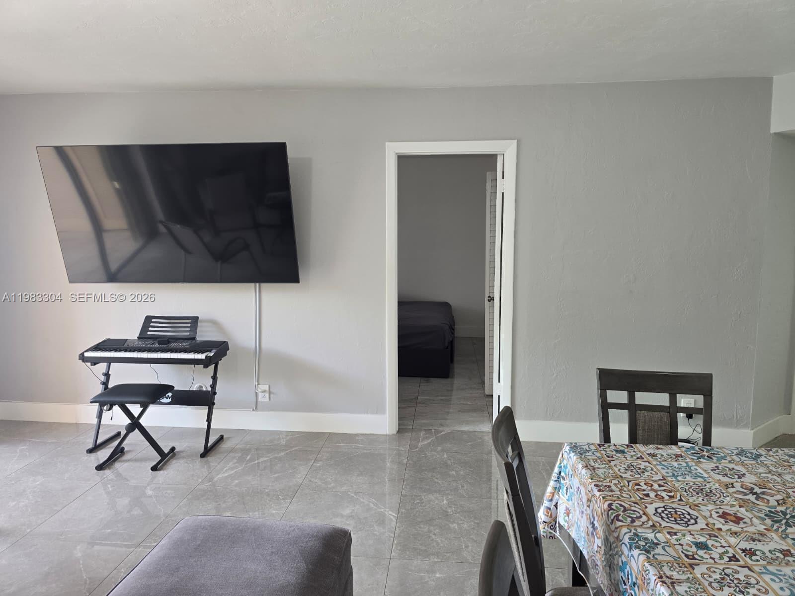 RAMBLEWOOD CONDO A - Residential Lease