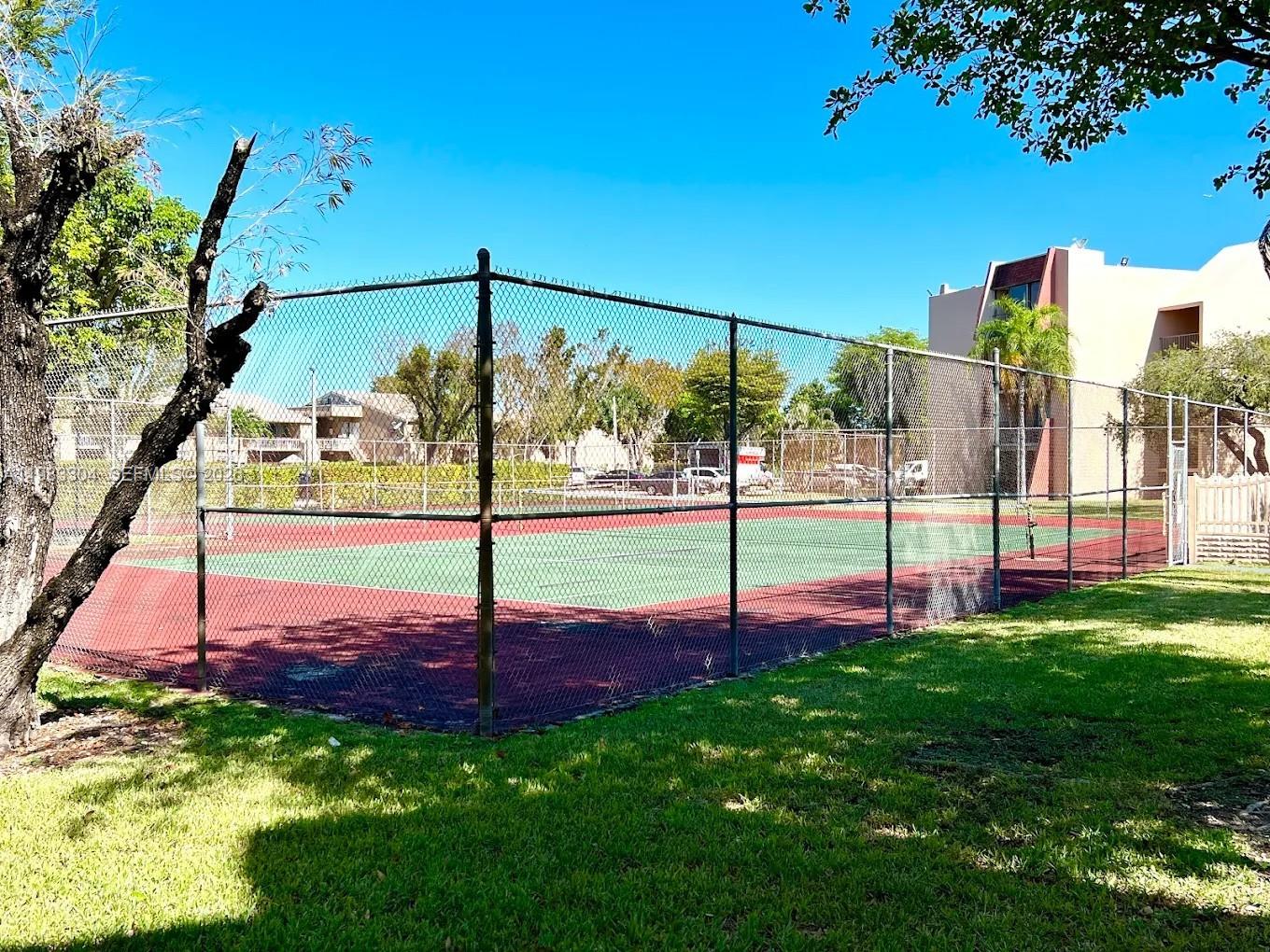 RAMBLEWOOD CONDO A - Residential Lease