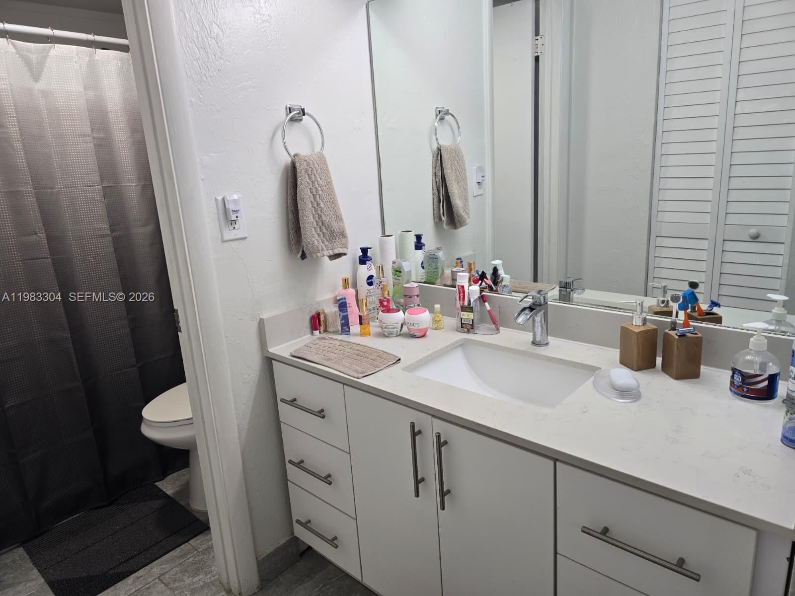 RAMBLEWOOD CONDO A - Residential Lease