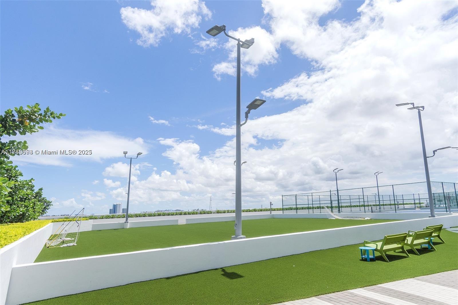 THE HARBOUR NORTH CONDO - Residential