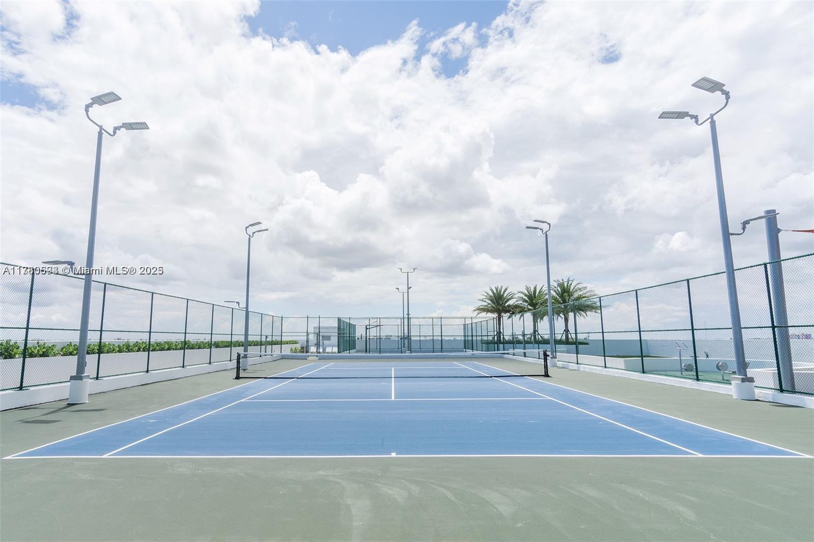 THE HARBOUR NORTH CONDO - Residential