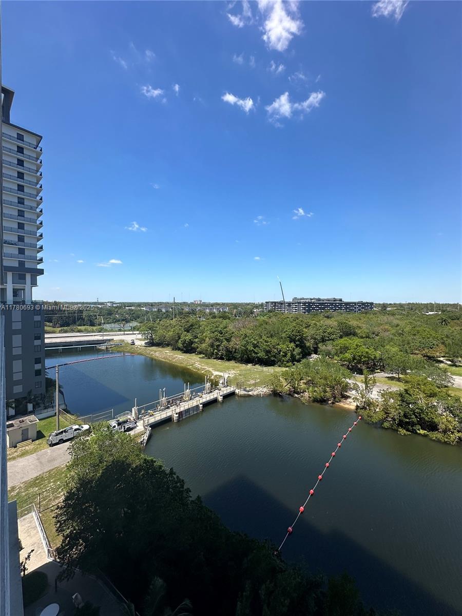 THE HARBOUR NORTH CONDO - Residential